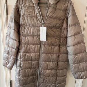 Athleta Women's Beige Puffer Jacket